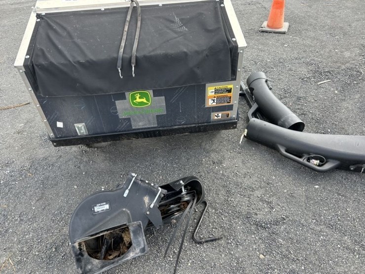 john-deere-1025r-image-2