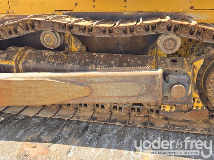 2018-deere-850k-lgp-image-28