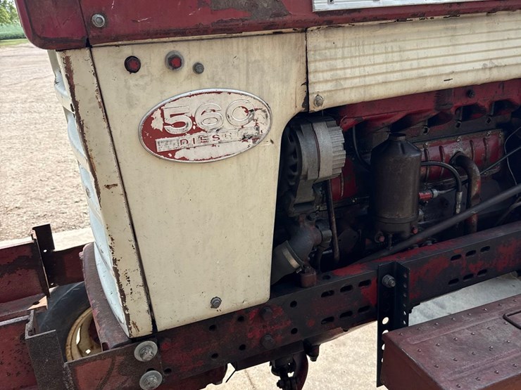 farmall-560-diesel-tractor-image-19
