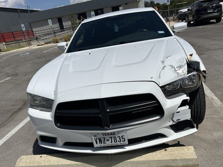 #229-•-2013-dodge-charger-image-2