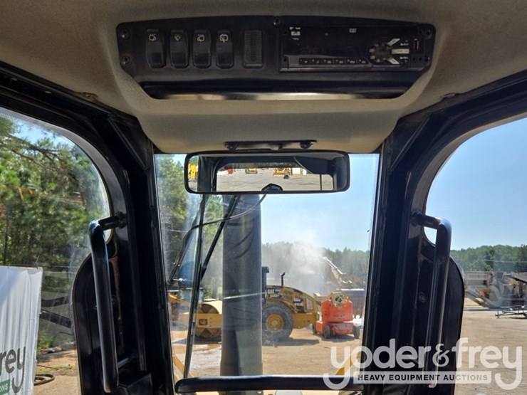 2019-caterpillar-d5k2-lgp-image-35