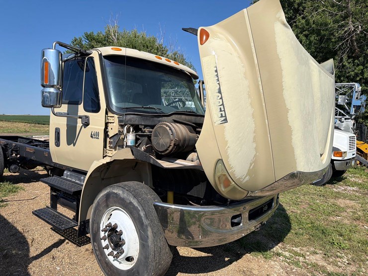 2003-international-durastar-4400-image-49