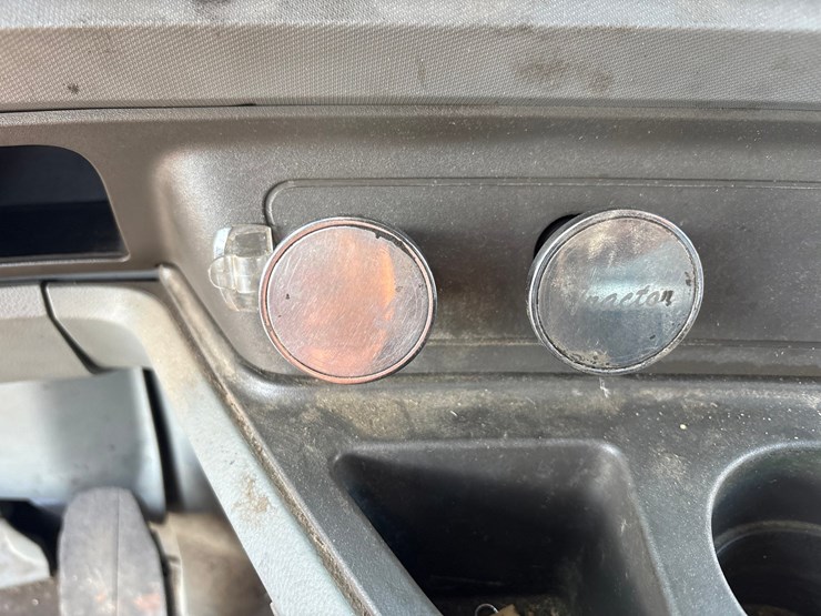 2014-kenworth-t680-image-39