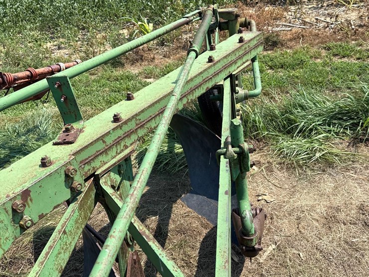 john-deere-4-bottom-plow-image-11