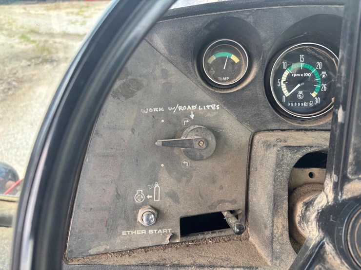 1983-massey-ferguson-4900-image-59