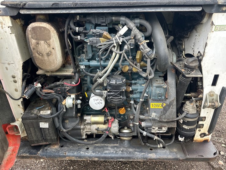 2012-bobcat-s850-image-44
