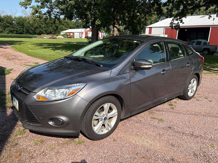 2014-ford-focus-se-car-image-2