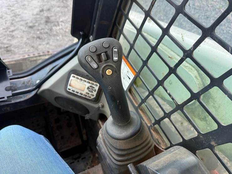 bobcat-t750-image-21