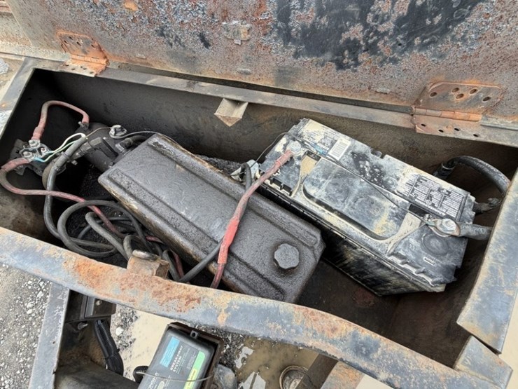 2004-c&b-12-12k-t/a-utility-dump-trailer-image-11