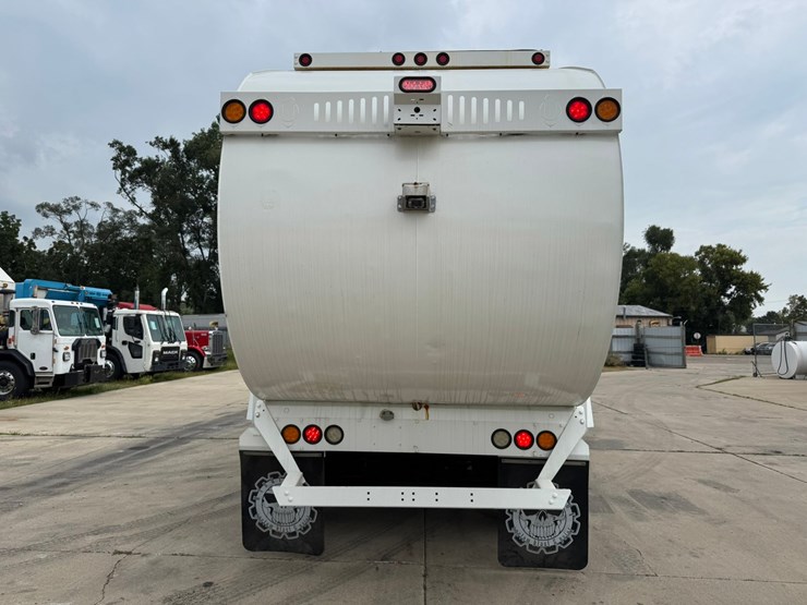 2015-mack-leu613-image-4