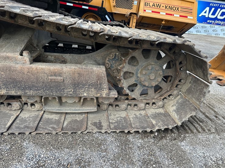 caterpillar-225d-lc-image-74