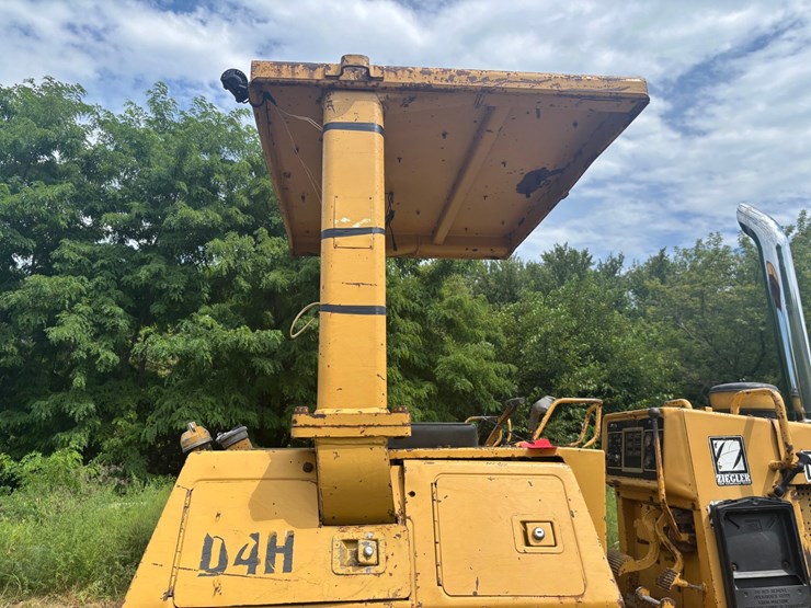 caterpillar-d4h-image-17