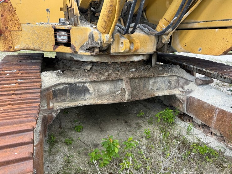 caterpillar-235b-image-54