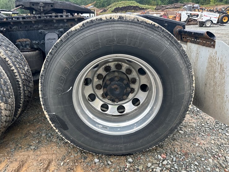 #61416-•-2019-freightliner-cascadia-evolution-iseries-sleeper-cab-truck-tractor-image-89