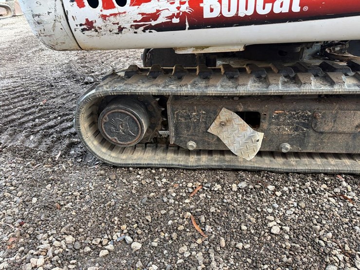 2004-bobcat-325g-image-12