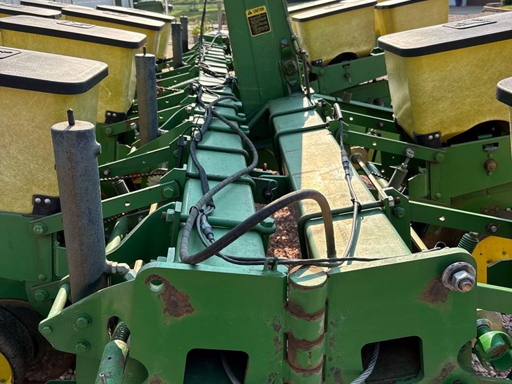 john-deere-7000-image-17