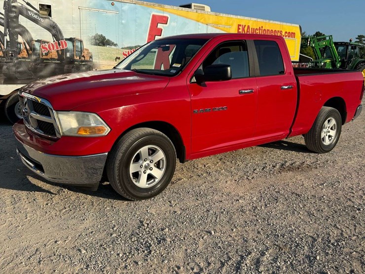 2012-dodge-1500-image-1