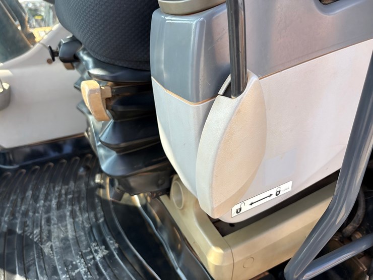 deere-250g-lc-image-70
