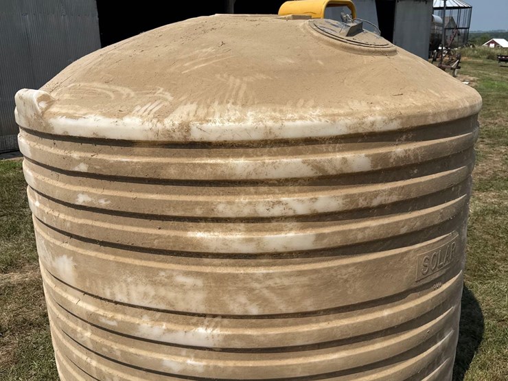 1200-gallon-poly-tank-image-6