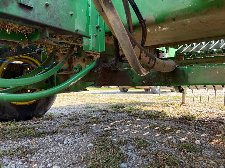 john-deere-338-image-30