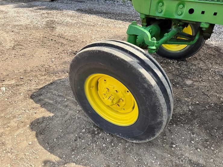 john-deere-3020-image-21