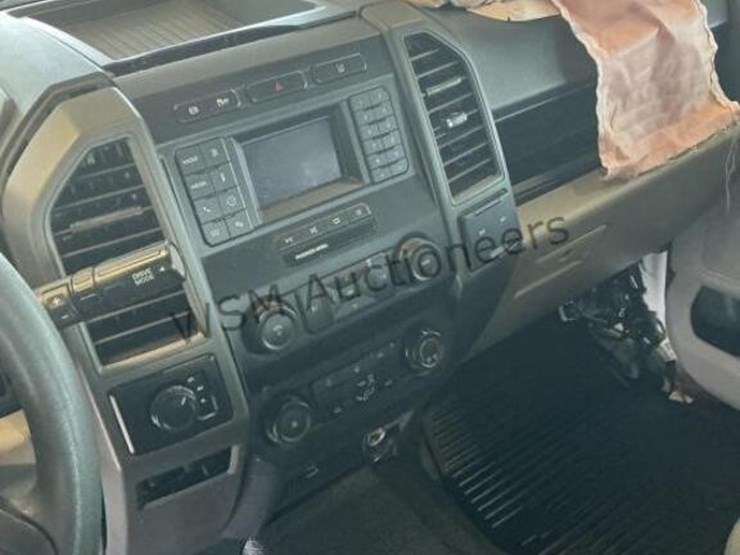 2022-ford-f550-image-18