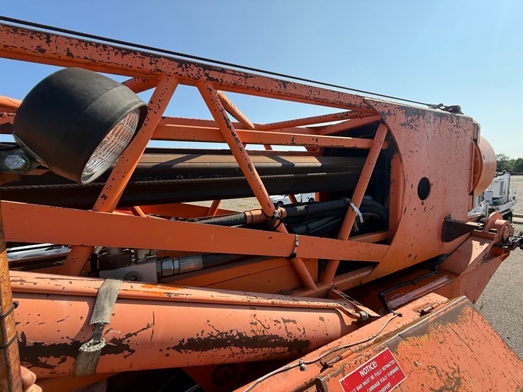 #2470-•-2002-tor-truck-dr-4280-crane-truck-image-143