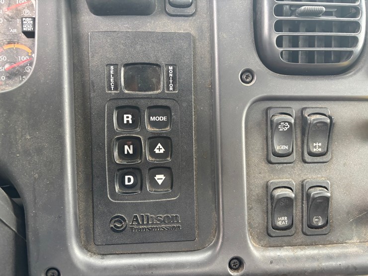 #2297-•-2017-freightliner-m2-single-axle-day-cab-truck-tractor-image-54