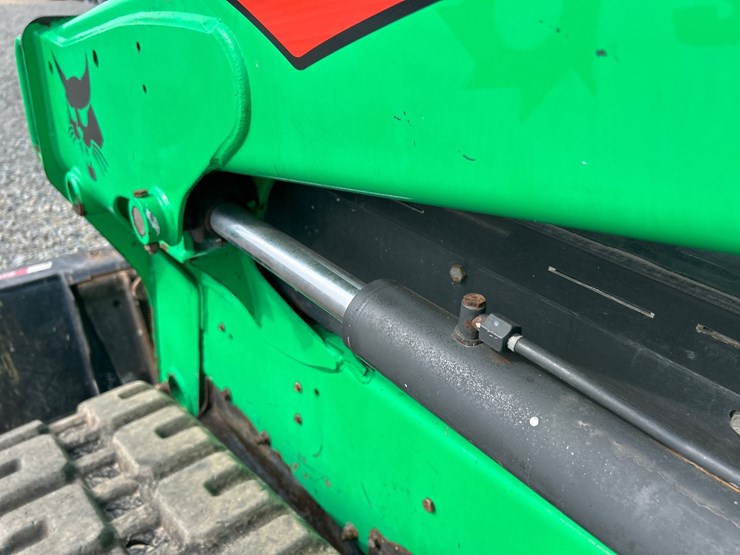 2017-bobcat-t550-image-25