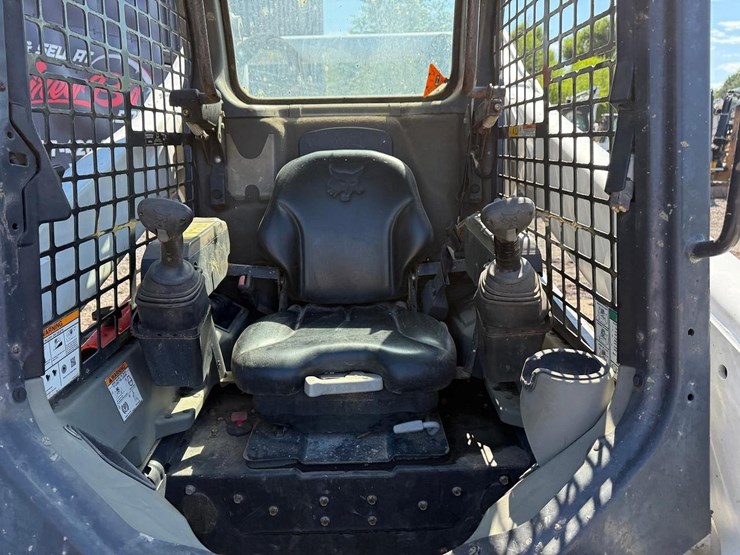 2017-bobcat-t770-image-12