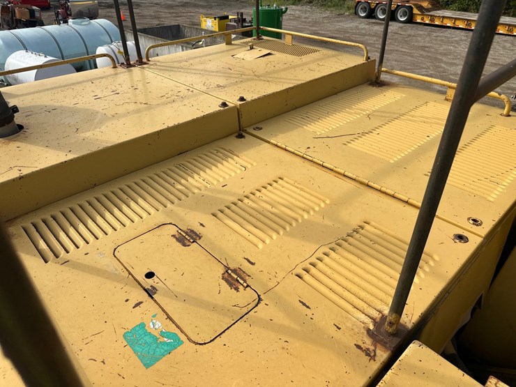 caterpillar-225d-lc-image-36
