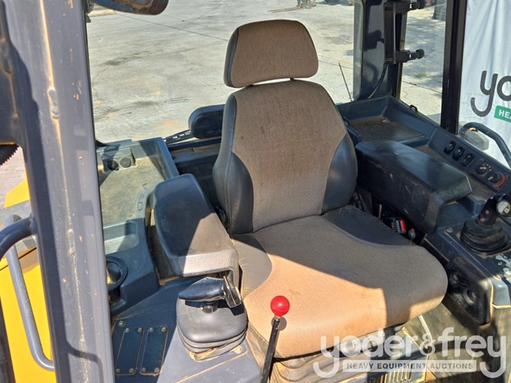 2018-deere-850k-lgp-image-39