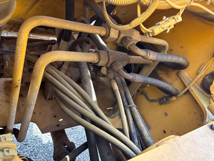 deere-444h-image-39