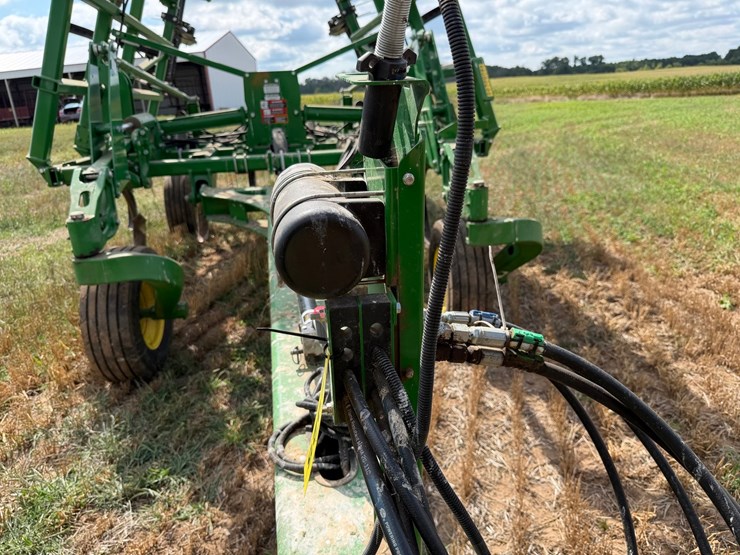 john-deere-2430-image-10