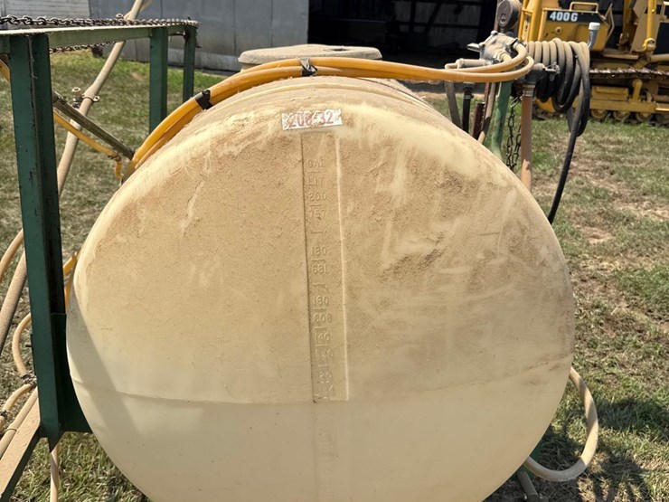 3pt-200-gallon-sprayer-image-5