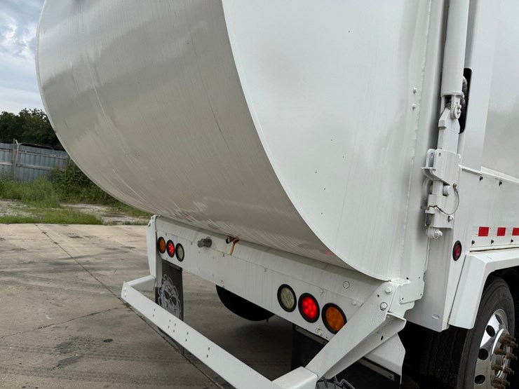 2015-mack-leu613-image-33