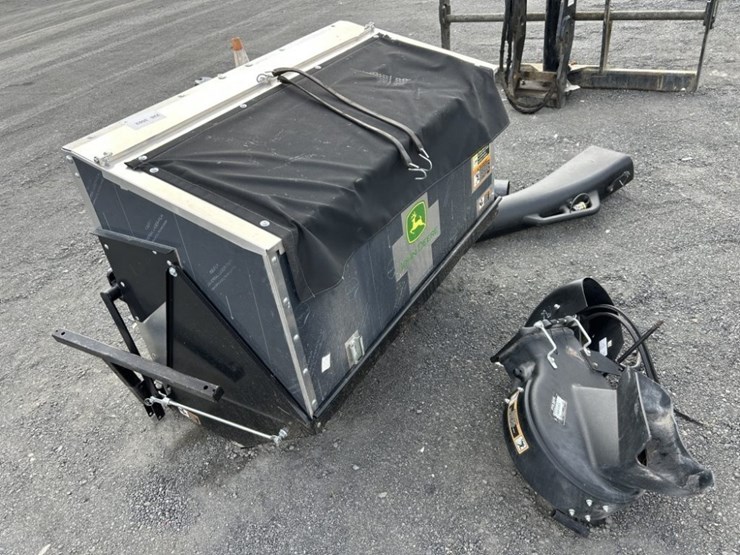 john-deere-1025r-image-1