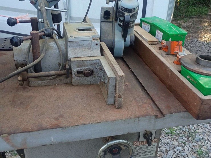 moulding-machine-image-7