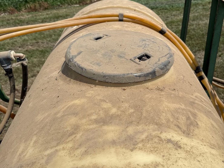 3pt-200-gallon-sprayer-image-12