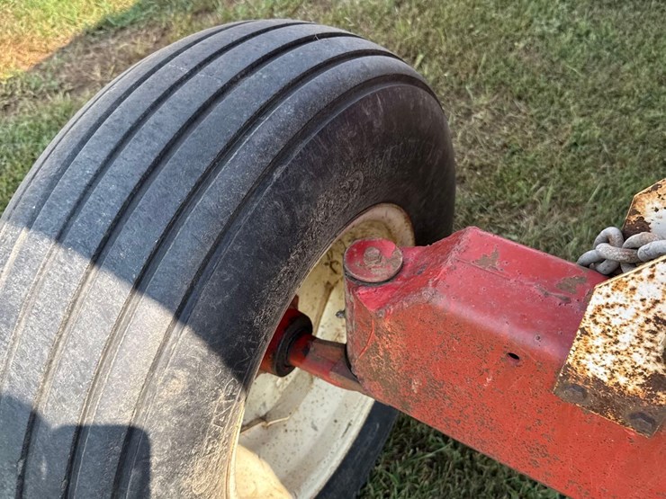 ez-flow-250bu-gravity-wagon-image-14