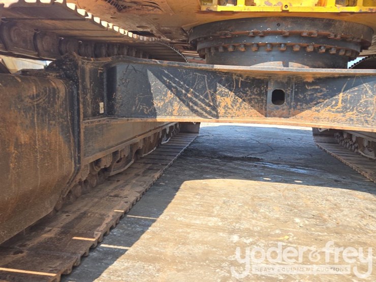 2019-caterpillar-335fl-image-29