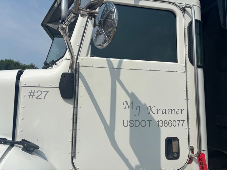 #2289-•-2006-peterbilt-tandem-axle-dump-truck-image-11