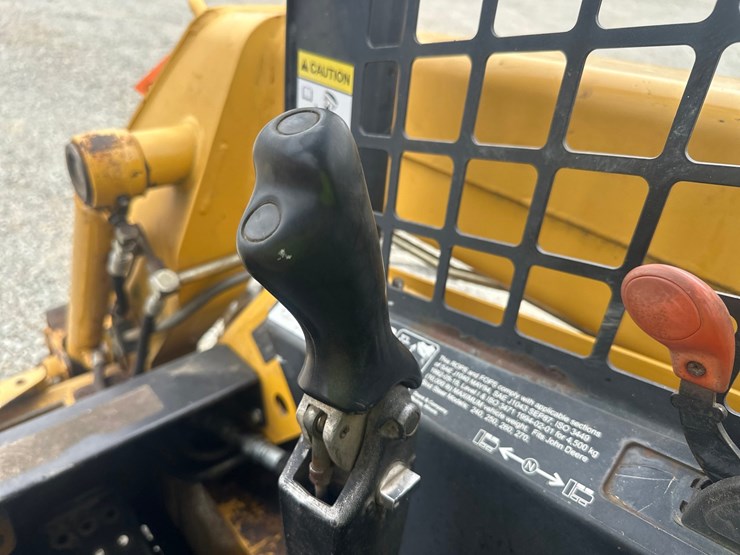 john-deere-250-image-32