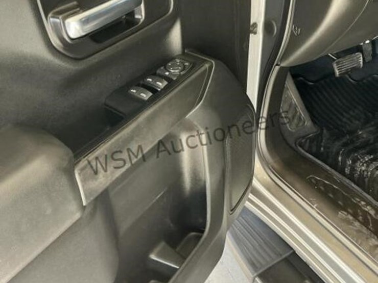 2020-chevrolet-silverado-1500-image-23