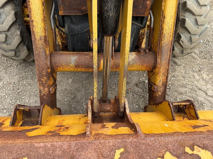 2013-caterpillar-416f-image-10