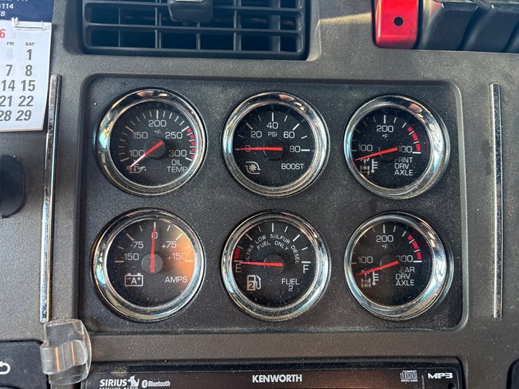 2014-kenworth-t680-image-35
