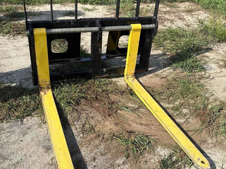mds-skidloader-pallet-forks-image-4