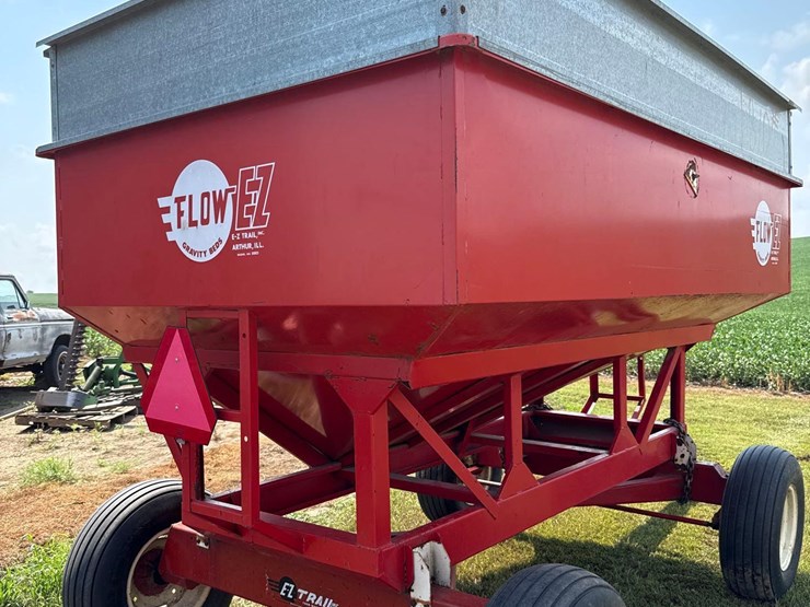 ez-flow-250bu-gravity-wagon-image-4