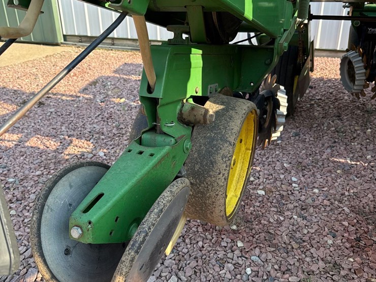 john-deere-7000-image-14