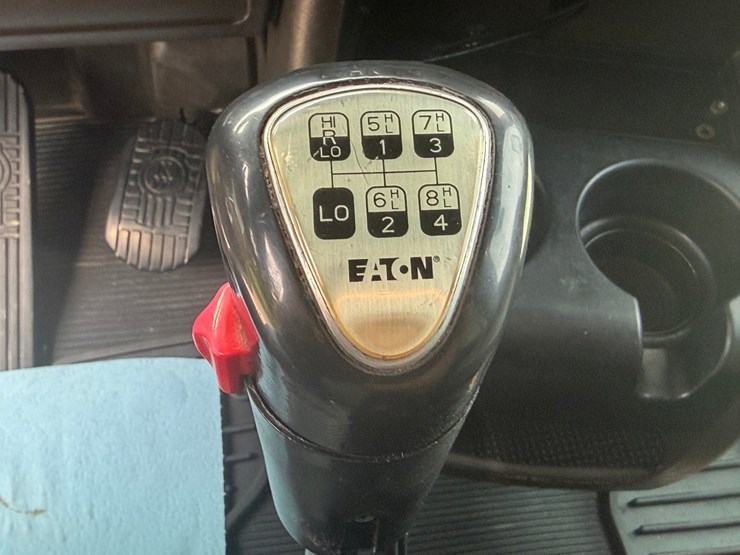 2016-kenworth-w900l-image-52